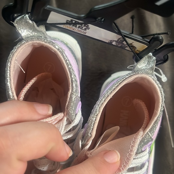 Baby Yoda shoes - Picture 4 of 5